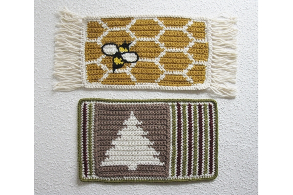 honey bee and tree mug mats