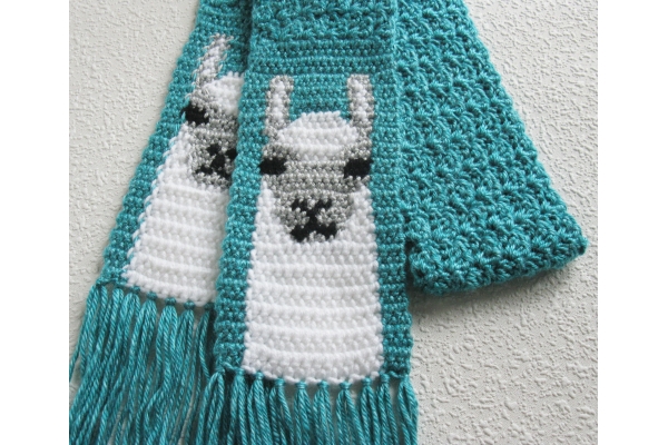 llama scarf
