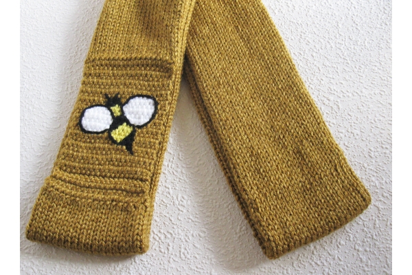 gold color bee scarf