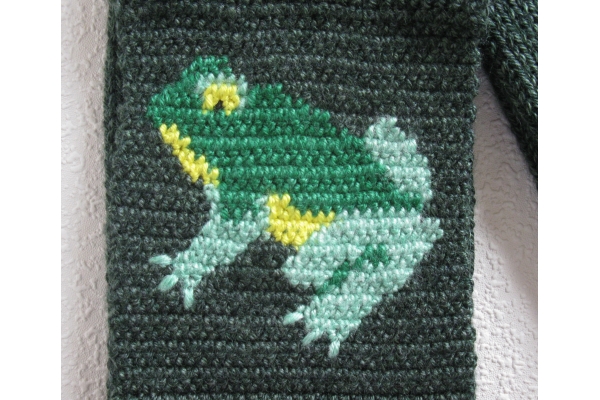 close up frog