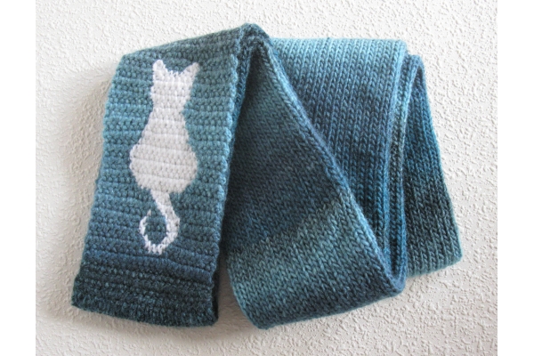 scarf with cat