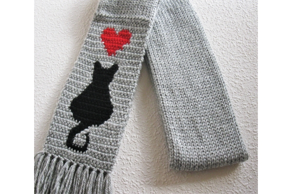 gray cat scarf