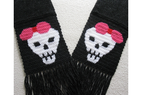 skull with bows scarf