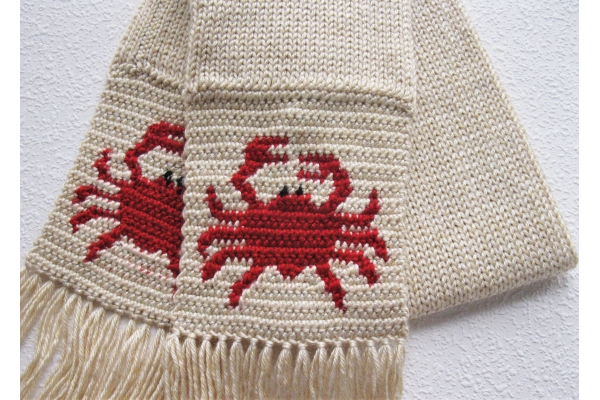 red crab scarf