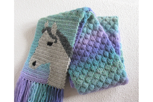 knit horse scarf