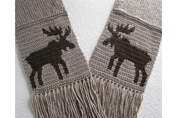 knit moose scarf