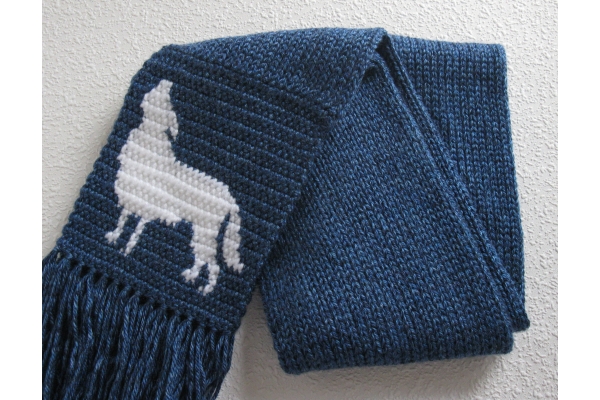 full view wolf scarf