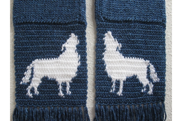 reverse side of wolf scarf