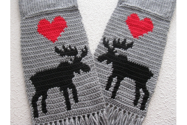 knit moose scarf