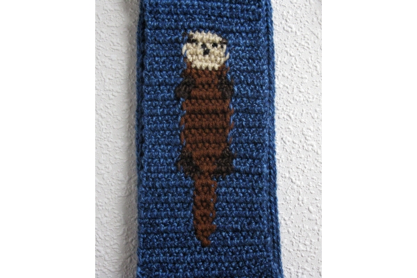 reverse otter scarf