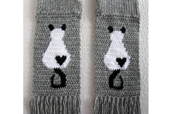 gray scarf with cats