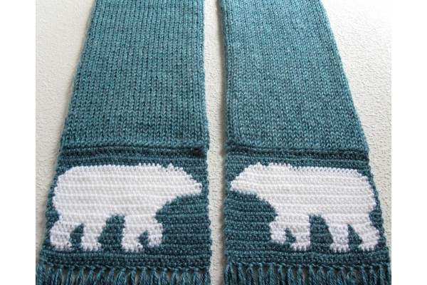 blue knit polar bear scarf