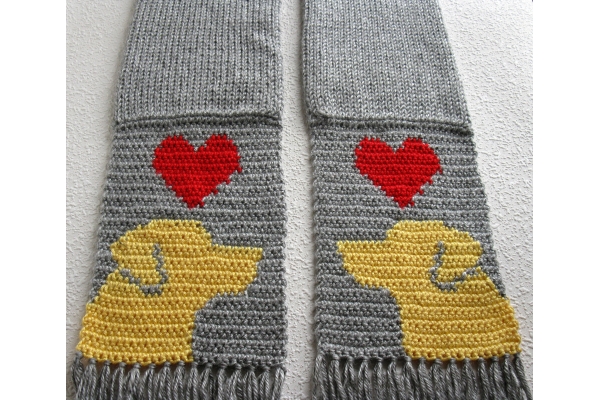 Yellow lab and heart scarf