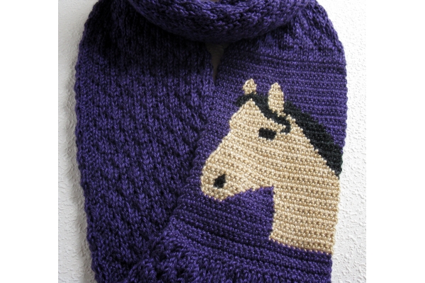 knit horse scarf