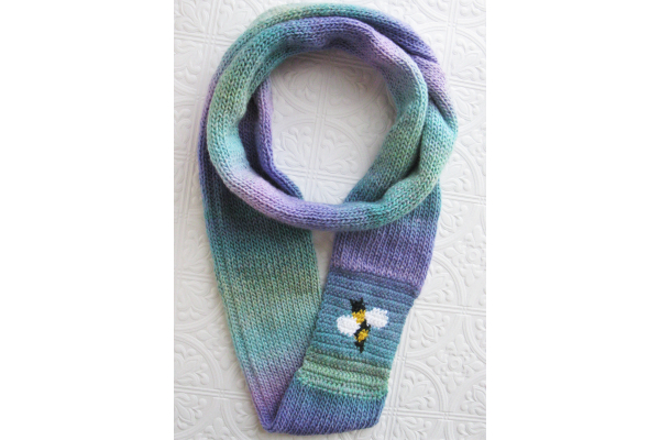 bee scarf