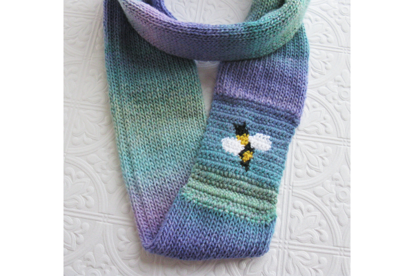 infinity scarf with bumblebee