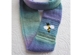 honey bee scarf