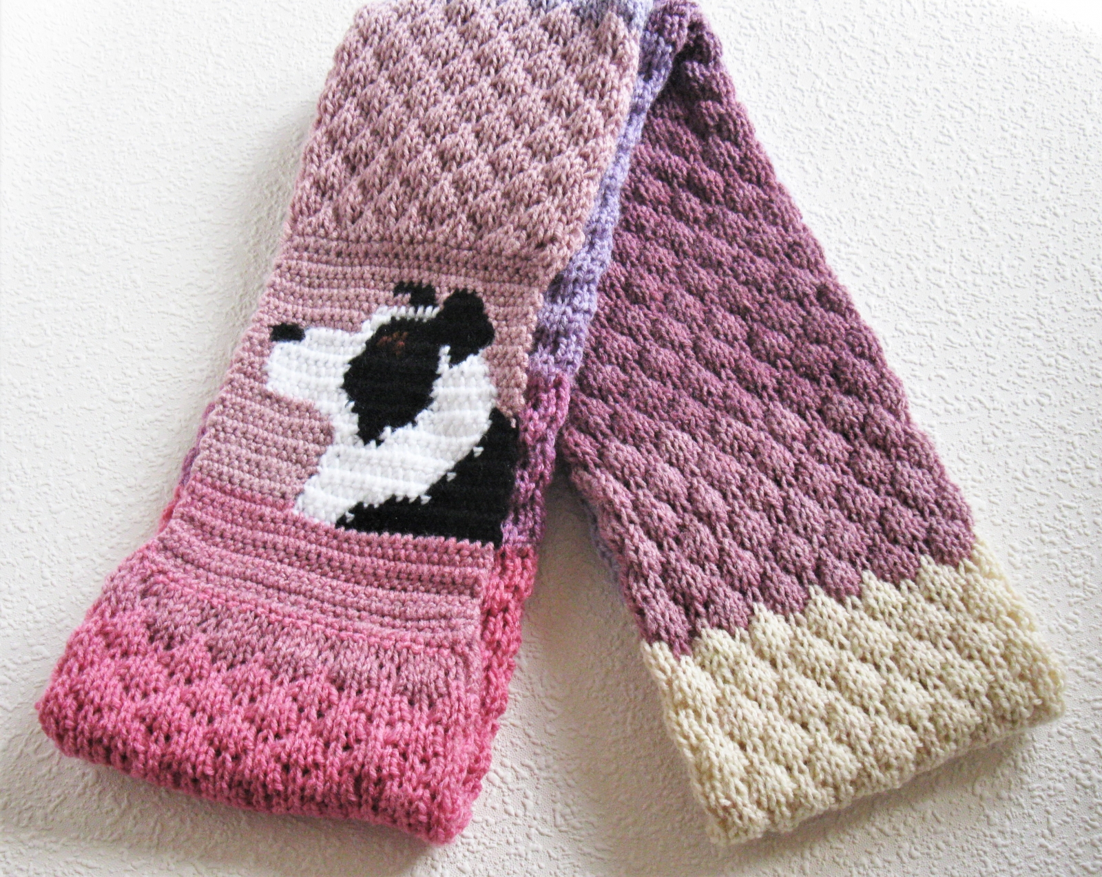 Border collie infinity scarf. Knit color block circle cowl with a black
