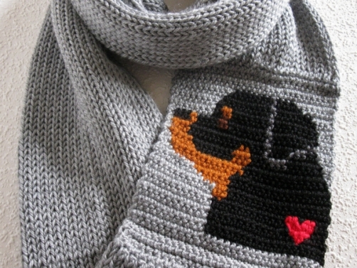 Rottweiler eternity scarf