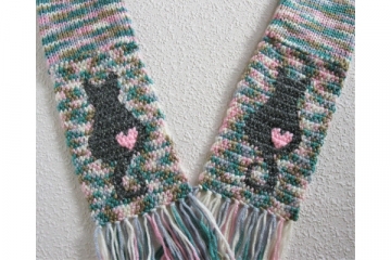 Speckled cat scarf