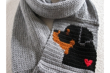Rottweiler eternity scarf
